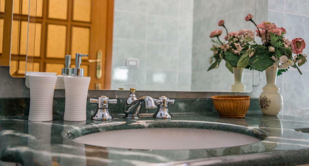 B&B Cortile Aurora Bronte Bagian luar foto