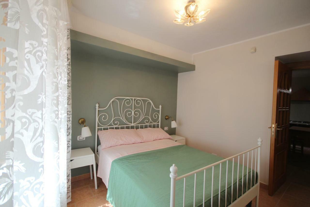 B&B Cortile Aurora Bronte Bagian luar foto